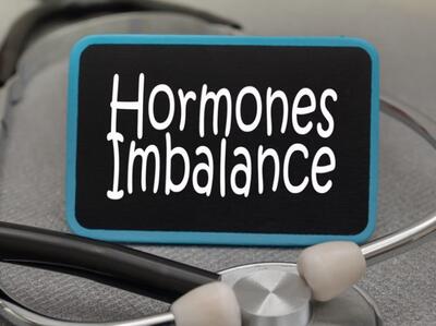 نشانه های عدم تعادل هورمونی و نحوه درمان آن