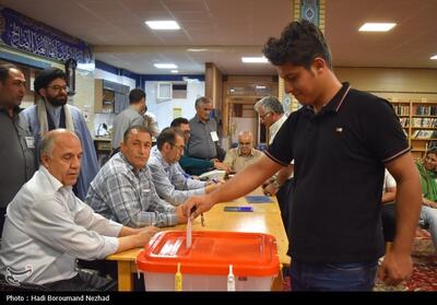 حضور گسترده مردم شیراز در انتخابات ریاست جمهوری- فیلم فیلم استان تسنیم | Tasnim