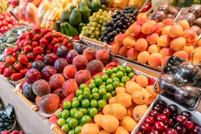 قیمت هلو، موز و هندوانه در بازار
