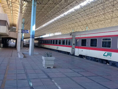 تاخیر قطار یزد - تهران و بلاتکلیفی مسافران
