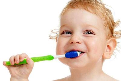 دندان کودکان را از چه سنی باید تمیز کنیم؟