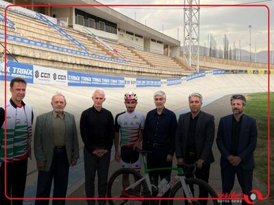 دوچرخه‌ سواری کیومرث هاشمی با دوچرخه علی لبیب تنها المپین دوچرخه‌سواری ایران در المپیک 2024 پاریس