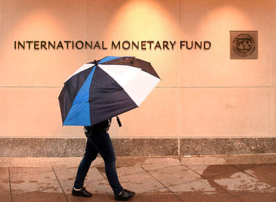 صندوق‌ بین‌المللی پول عقب نشینی کرد/ زنگ خطر برای نرخ بهره به صدا درآمد؛ تنبیه این کشورها به تعویق افتاد؟