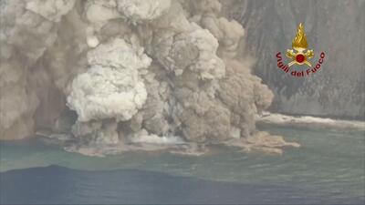 فوران آتشفشان استرومبولی در ایتالیا؛ ورود گردشگران به جزیره توریستی سیسیل متوقف شد