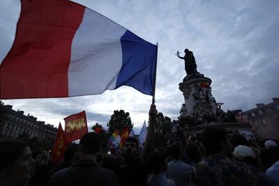 پیروزی چپ‌های فرانسه، شوک به لوپن و پارلمان بلاتکلیف