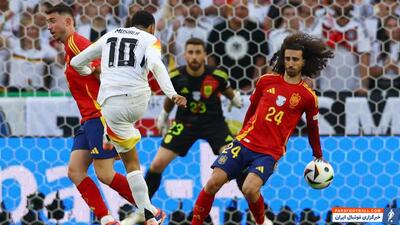 ژرمن‌ها امضا جمع کردند؛ بازی آلمان و اسپانیا باید تکرار شود! / عکس - پارس فوتبال | خبرگزاری فوتبال ایران | ParsFootball