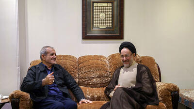 صداو سیما خبرو تصویر دیدار سید محمد خاتمی با پزشکیان را پخش کرد