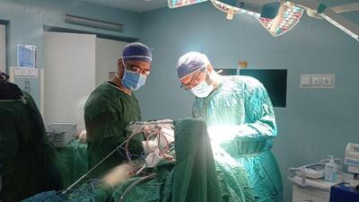 پایان خوش انجام خطرناک‌ترین عمل جراحی مغز بر روی بانوی ۷۰ ساله در زاهدان