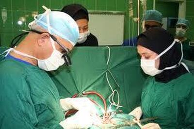 تومور ۱۶ کیلوگرمی از شکم یک بیمار در مشهد خارج شد
