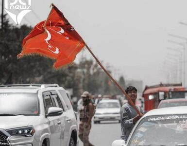 طالبان پرچم‌های عزای حسینی را در کابل پایین کشید