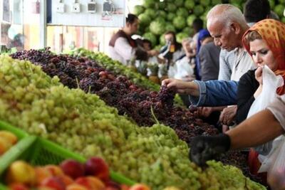 قیمت چهار کیلو میوه با دستمزد دو روزِ کارگران برابری می‌کند!