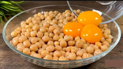 (ویدئو) نحوه درست کردن یک غذای محلی و خوشمزه با نخود و تخم مرغ
