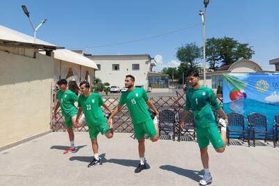 تمرین کششی تیم ملی جوانان در روز بازی با ازبکستان