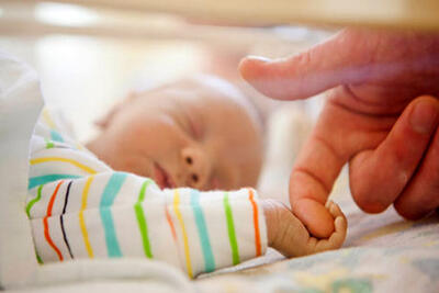 نوزاد شیرخواره دختر در صدر درخواست‌های فرزندخواندگی