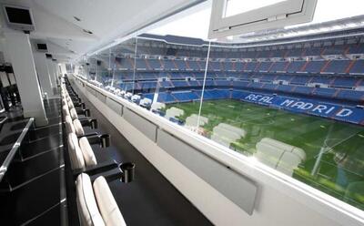 صندلی‌های سوپر VIP استادیوم فوتبال فقط برای میلیونرها! + تصاویر | زرق و برق لوکس‌ترین بخش ورزشگاه را ببینید