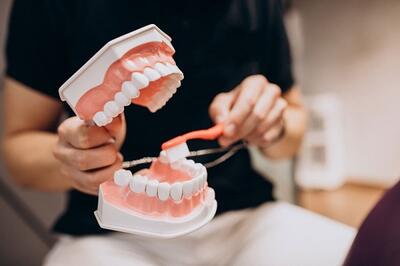 دندان مصنوعی چیست؟ + معرفی بهترین کلینیک دندانپزشکی با پرداخت اقساط
