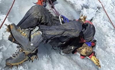 (ویدئو) جسد یک کوهنورد پس از ۲۲ سال پیدا شد