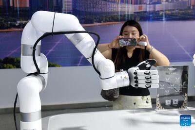 چین در پذیرش هوش مصنوعی مولد رتبه نخست جهان را دارد