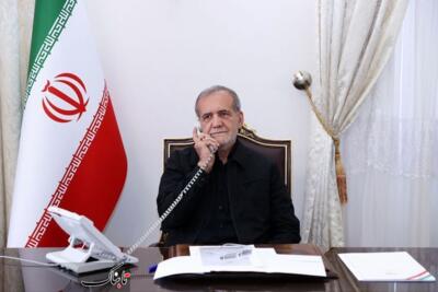 اولین عکس منتشر شده از مسعود پزشکیان پشت میز دفتر ریاست جمهوری