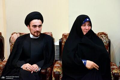 عکس/ سیداحمد خمینی در کنار مادربزرگش | اقتصاد24