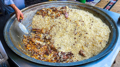 (ویدئو) غذای خیابانی در پاکستان، پخت 500 کیلو کابلی پلو با گوشت