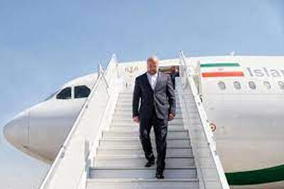 عکس | قالیباف باز هم لباس خلبانی پوشید و عکس گرفت؛ رئیس مجلس در داخل کابین پرواز تهران - سن پترزبورگ