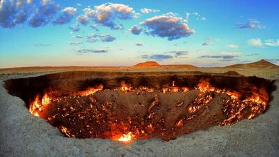 دروازۀ آتش/گودالی از آتش در ترکمنستان که دهه‌هاست روشن است/ویدیو - مه ویدیو
