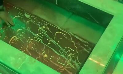 جدیدترین تصاویر از سنگ قبر حضرت رقیه (س) | نوحه‌خوانی و گریه‌های مداح ایرانی بالای مزار اصلی حضرت رقیه + ویدئو | نوشته روی سنگ قبر حضرت رقیه را ببینید