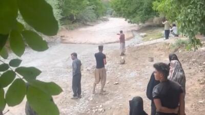 تصاویر هولناک لحظه رسیدن سیل به روستای آل مشهد + ویدئو | کار خطرناک اهالی روستا را ببینید