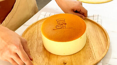(ویدئو) نحوه درست کردن کیک پنیری به روش آشپز مشهور ژاپنی
