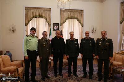 تصاویری ویژه از دیدار فرماندهان بلندپایه ارتش و سپاه با مسعود پزشکیان
