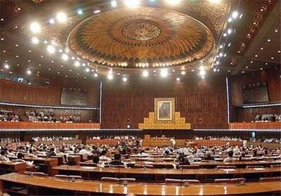 حزب حاکم پاکستان اکثریت پارلمان را از دست داد