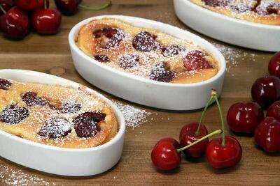 طرز تهیه «کلافوتی»؛ یک دسر میوه ای لاکچری برای مهمان های باکلاس