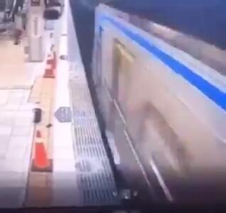 مرگ دلخراش یک زن پس از سقوط بر روی ریل قطار + فیلم