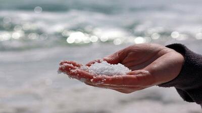 مضرات نمک دریا از دیدگاه طب سنتی + فیلم