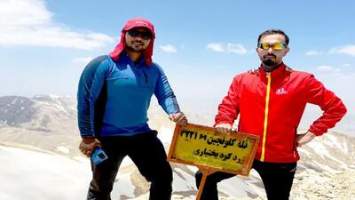 صعود کوهنوردان سامانی به قله زردکوه بختیاری