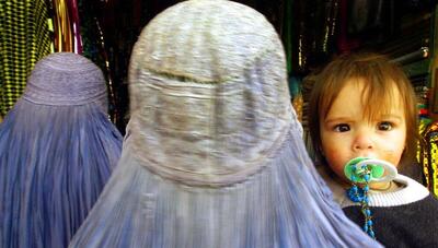 حکم تاریخی دادگاه فرانسه: پناهندگی برای همه زنان افغان!