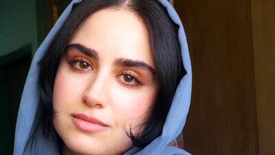 هَم زدن دیگِ آش نذری هانیه غلامی، بازیگر کم سن وسال در ماه محرم + عکس