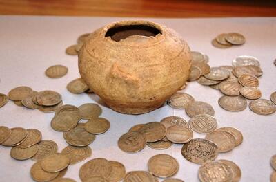کشف و ضبط ۲ سکه تاریخی در شهرستان شیروان