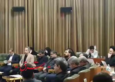 ویدیوی لحظات پرتنش شورای شهر تهران؛ درگیری یک روحانی با دختر سردار سلیمانی