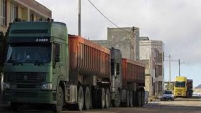 برخورد قانونی با کامیون‌های پارک شده در میدان‌های اصفهان