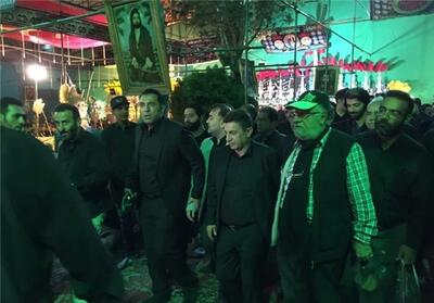 حضور امیر قلعه‌نویی، علی پروین و حمید استیلی در مراسم عزاداری تاسوعای حسینی