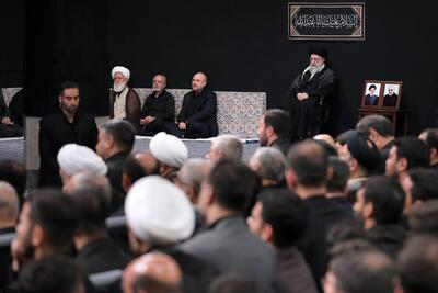 عکس/ مراسم عزاداری شب عاشورای حسینی (ع) با حضور رهبر انقلاب | اقتصاد24