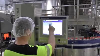 (ویدئو) نوشابه کوکاکولا چگونه در کارخانه تولید می شود؟