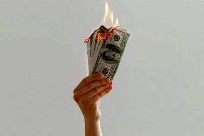 پدیده پول داغ در اقتصاد ایران