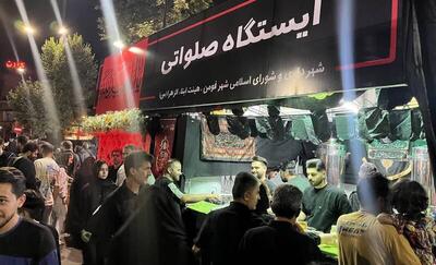 فیلم/ برپایی ایستگاه صلواتی برای پذیرایی از عزاداران حسینی در فومن