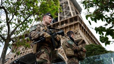 زخمی شدن یک نیروی ضدتروریسم فرانسوی با چاقو در آستانه المپیک تابستانی