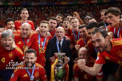 ویدیو| حال و هوای تاریخی مادرید لحظه ورود اسپانیا با جام قهرمانی یورو