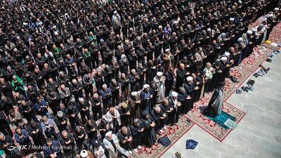 عزاداران حسینی نماز ظهر را اقامه کردند + فیلم