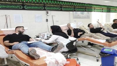 قمی‌ها در روز تاسوعا ۲۱۴ واحد خون اهدا کردند